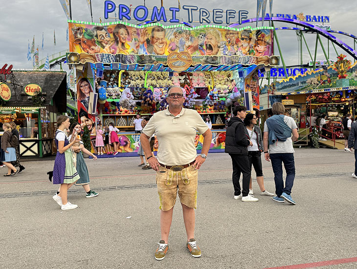 Oktoberfest 2025: Promi-Treff auf dem Oktoberfest - Ballwerfen auf 2 Etagen (Merkl)